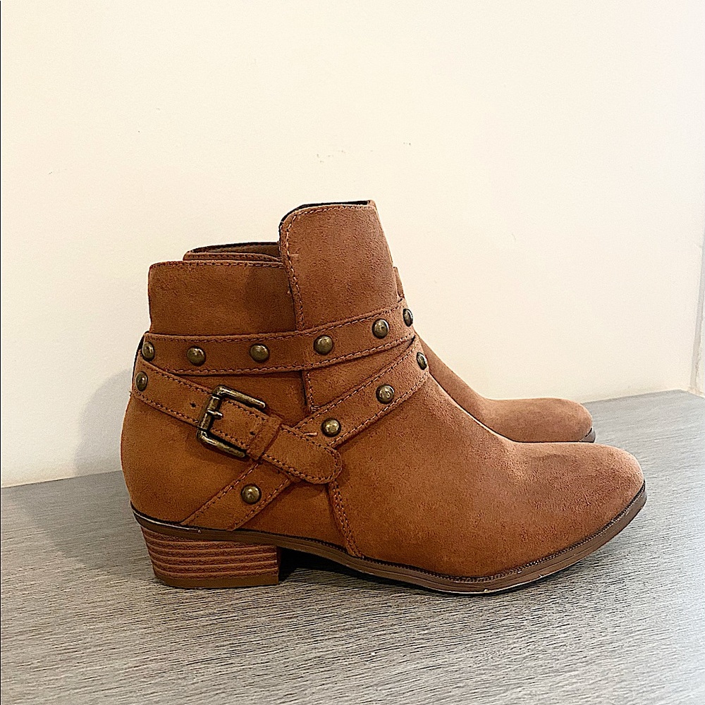 Brown Booties 🤎